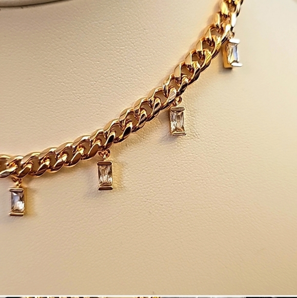 Luxury & Elegant Macy's Emerald-Cut Cubic Zirconia Link Necklace. - Picture 8 of 12